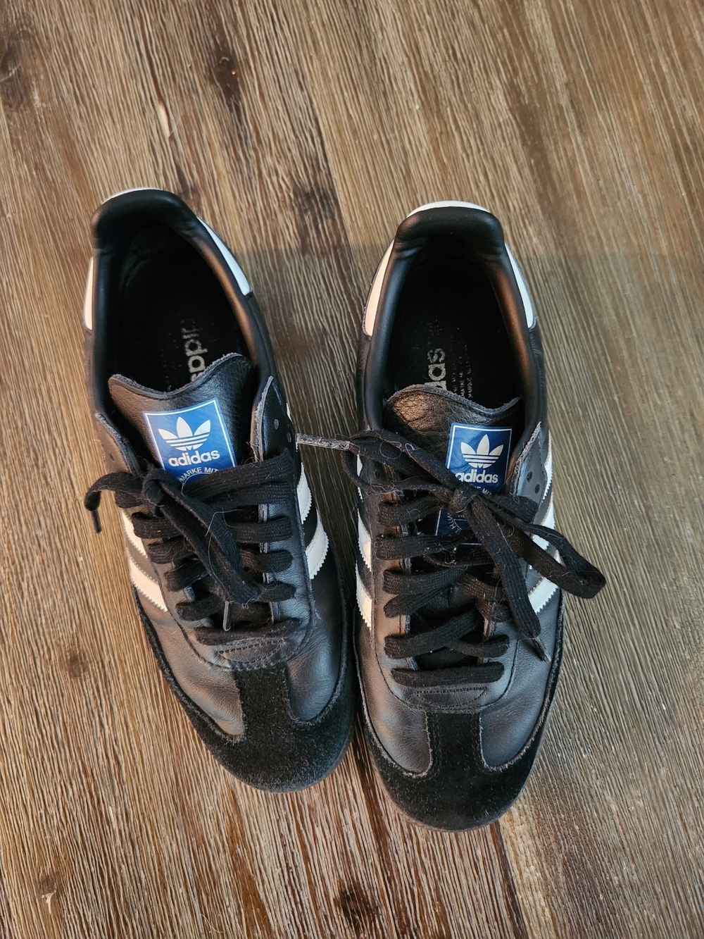 adidas Black & White Retro Runner Sneakers Size 8 Mint Condition